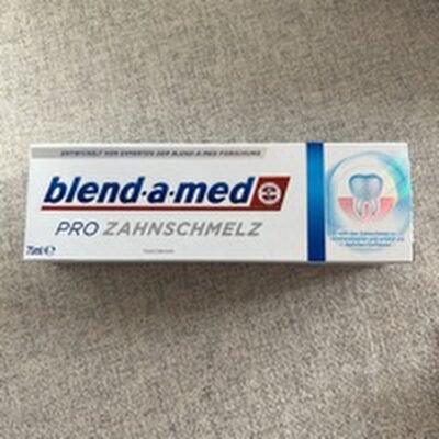 Blend a med Zahncreme Pro Zahnschmelz