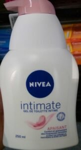 Nivea Intimate Gel de toilette intime Apaisant Extrait de camomille, Panthenol & Acide lactique