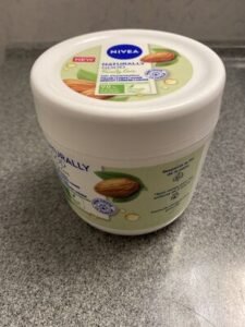 NIVEA NATURALLY GOOD