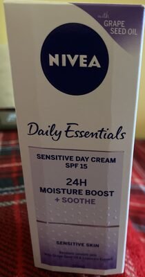 Nivea Nivea daily essentials sensitive day cream spf 15