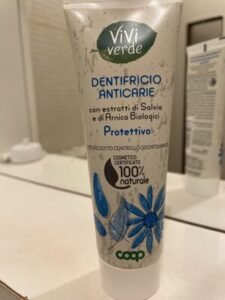 Vivi Verde,Coop Dentifricio Anticarie con estratti di Salvia e Arnica biologici
