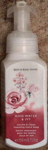 Bath & Body Works Rose Water & Ivy Gentle & Clean Foaming Hand Soap