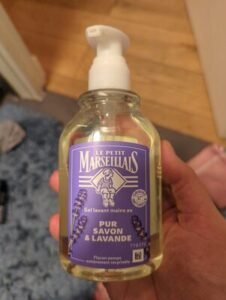 le petit marseillais gel lavant mains au pur-savon et lavande
