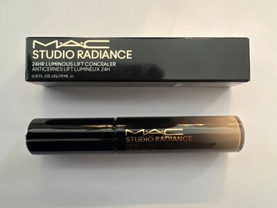 MAC Studio Radiance 24HR Luminous Lift Concealer NC11