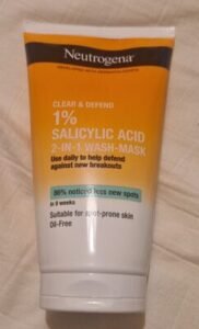 Neutrogena Clear & Defend 1% Salicylic Acid 2-in-1 Wash-Mash