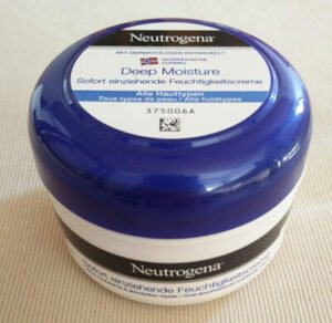 Neutrogena Deep Moisture – Sofort einziehende Feuchtigkeitscreme