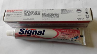 Unilever, Signal Signal tube 75ml soin gencives 3