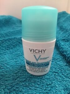 Vichy Déodorant 48H, anti-traces jaunes et blanches, sans effet carton